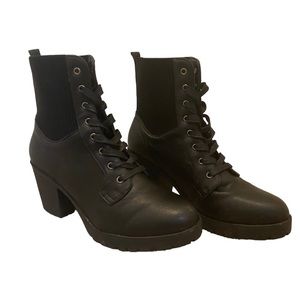 Women’s black boots
